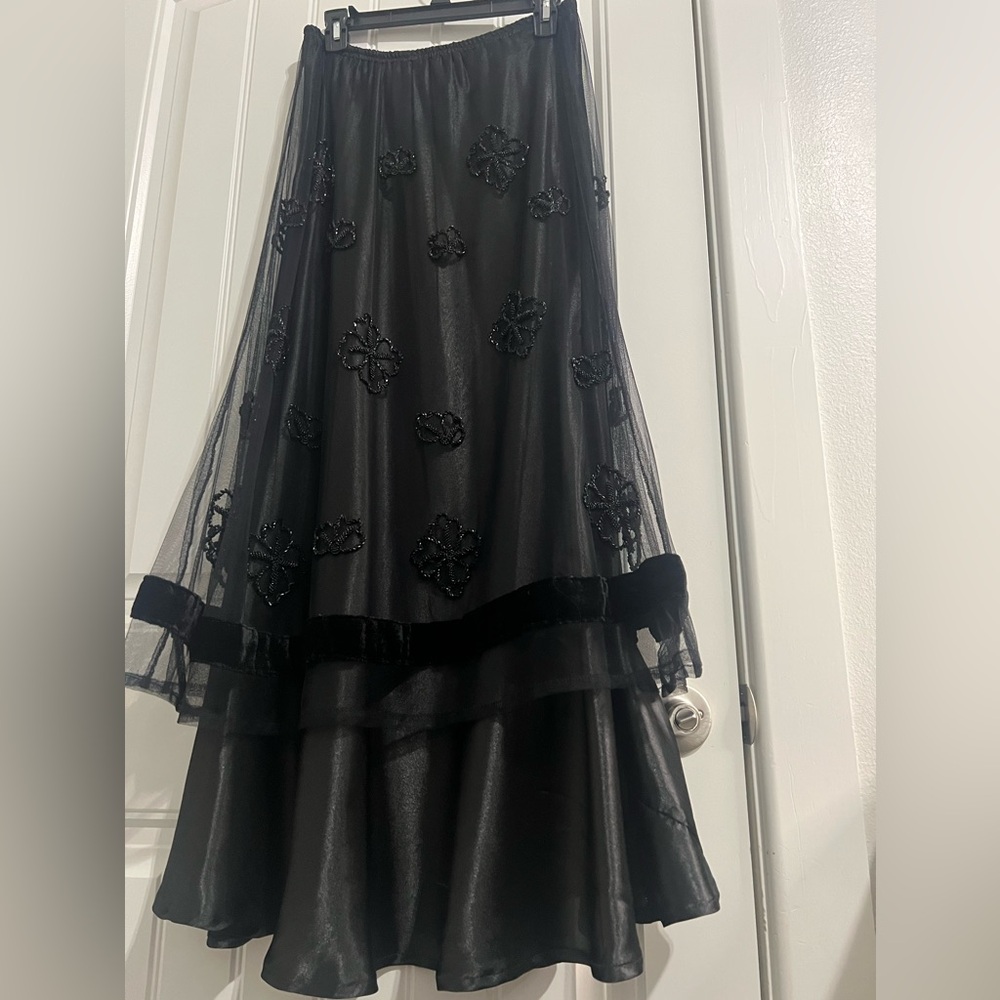 VTG STERLING STYLE Black Layered Maxi Skirt w/ mesh black shimmer embellishment